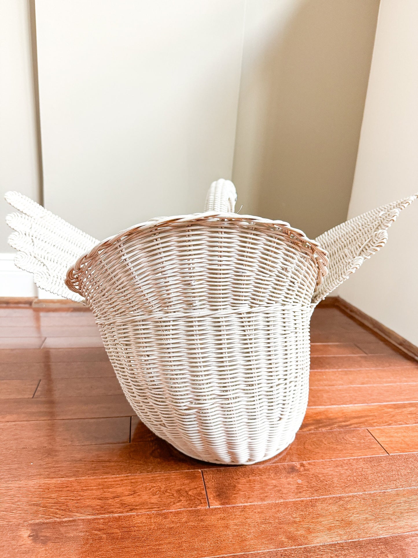 Vintage White Wicker Swan Storage Basket