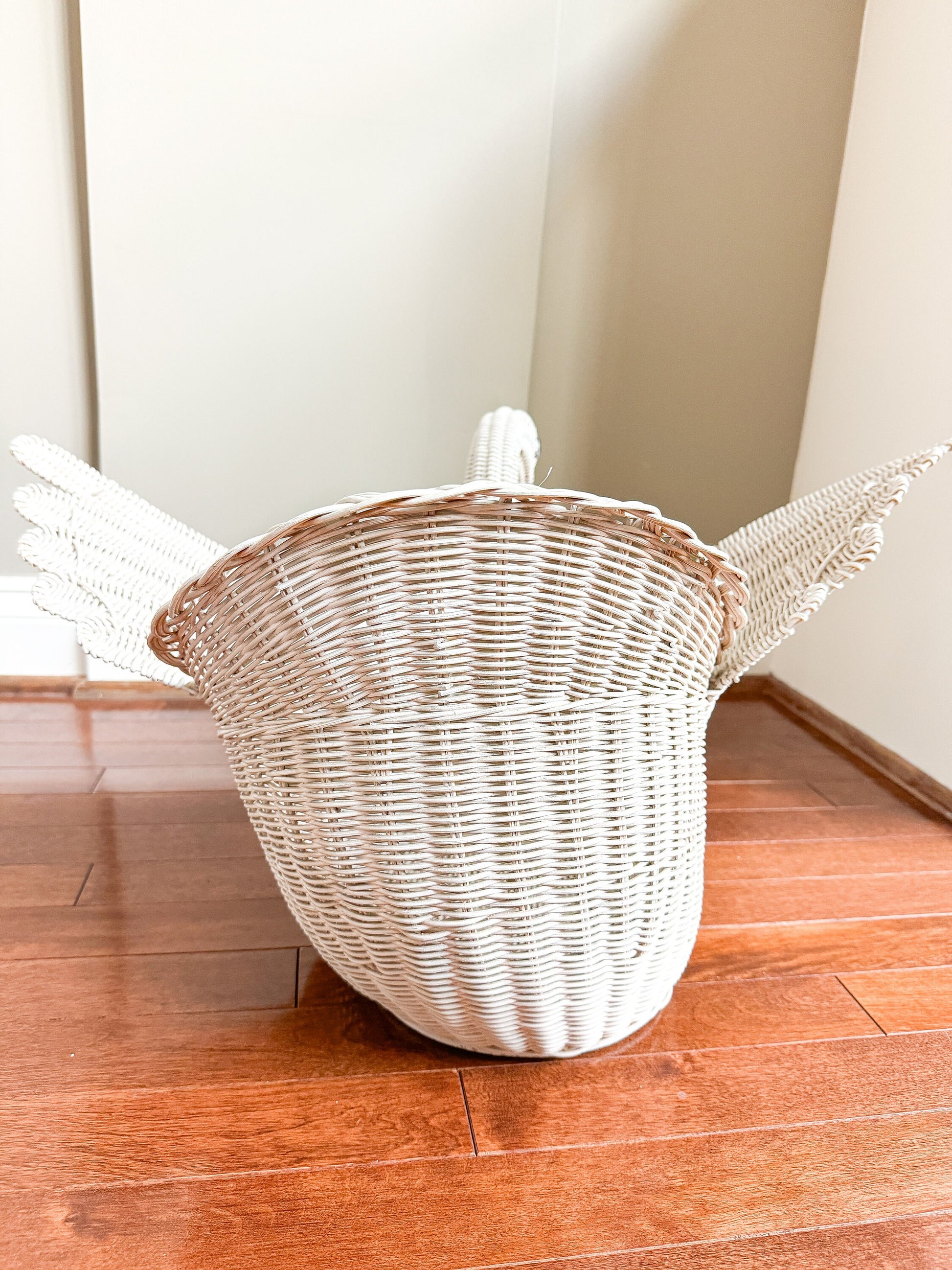 Vintage White Wicker Swan Storage Basket