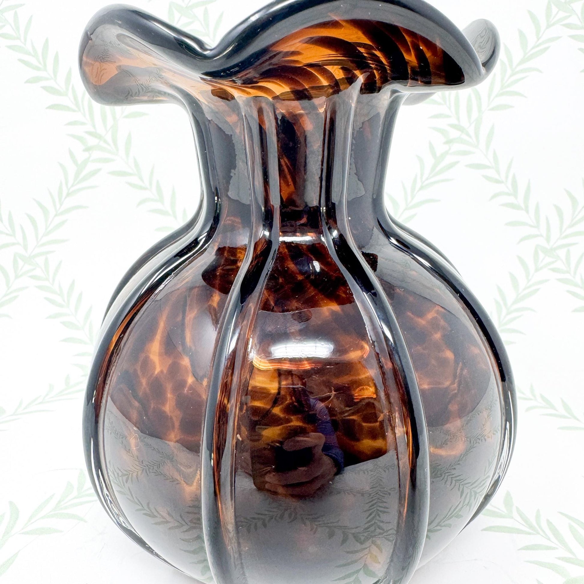 Glass Tortoiseshell Pattern Ruffle Vase