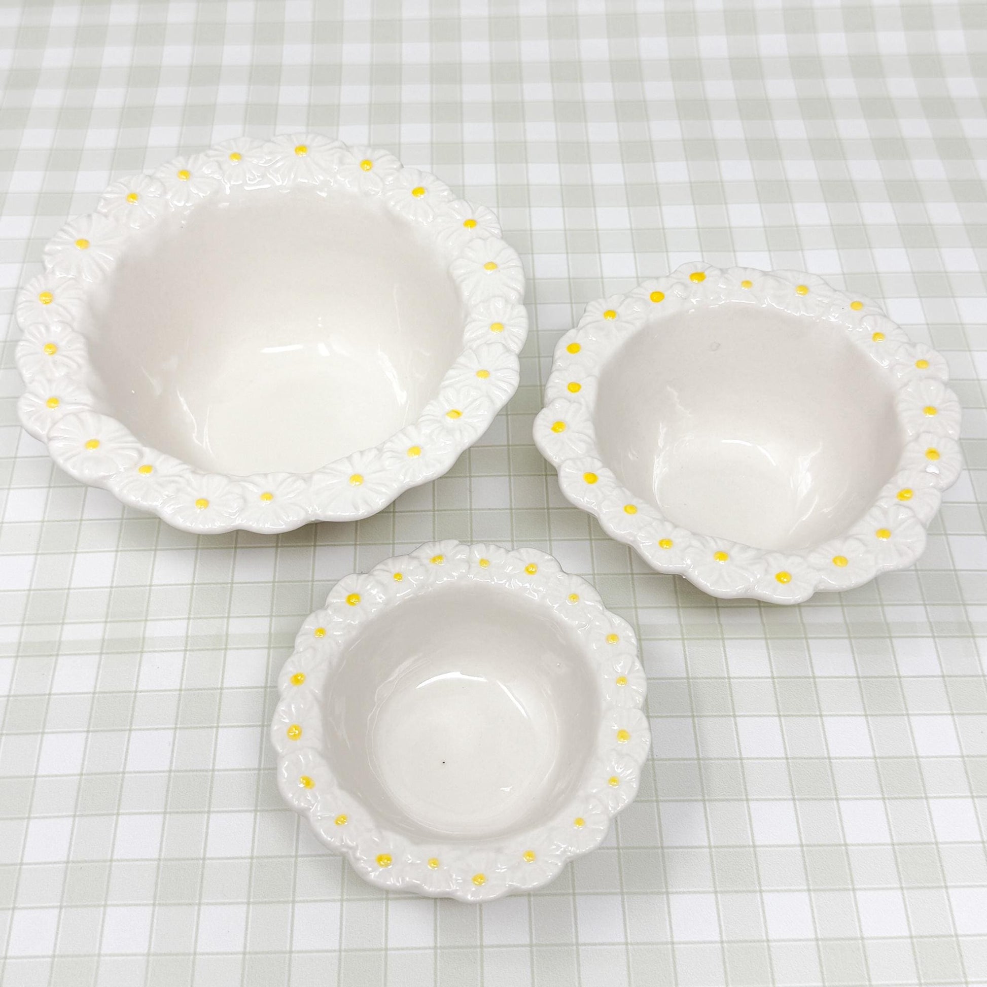 Set of 3 Daisy Tidbit Bowls