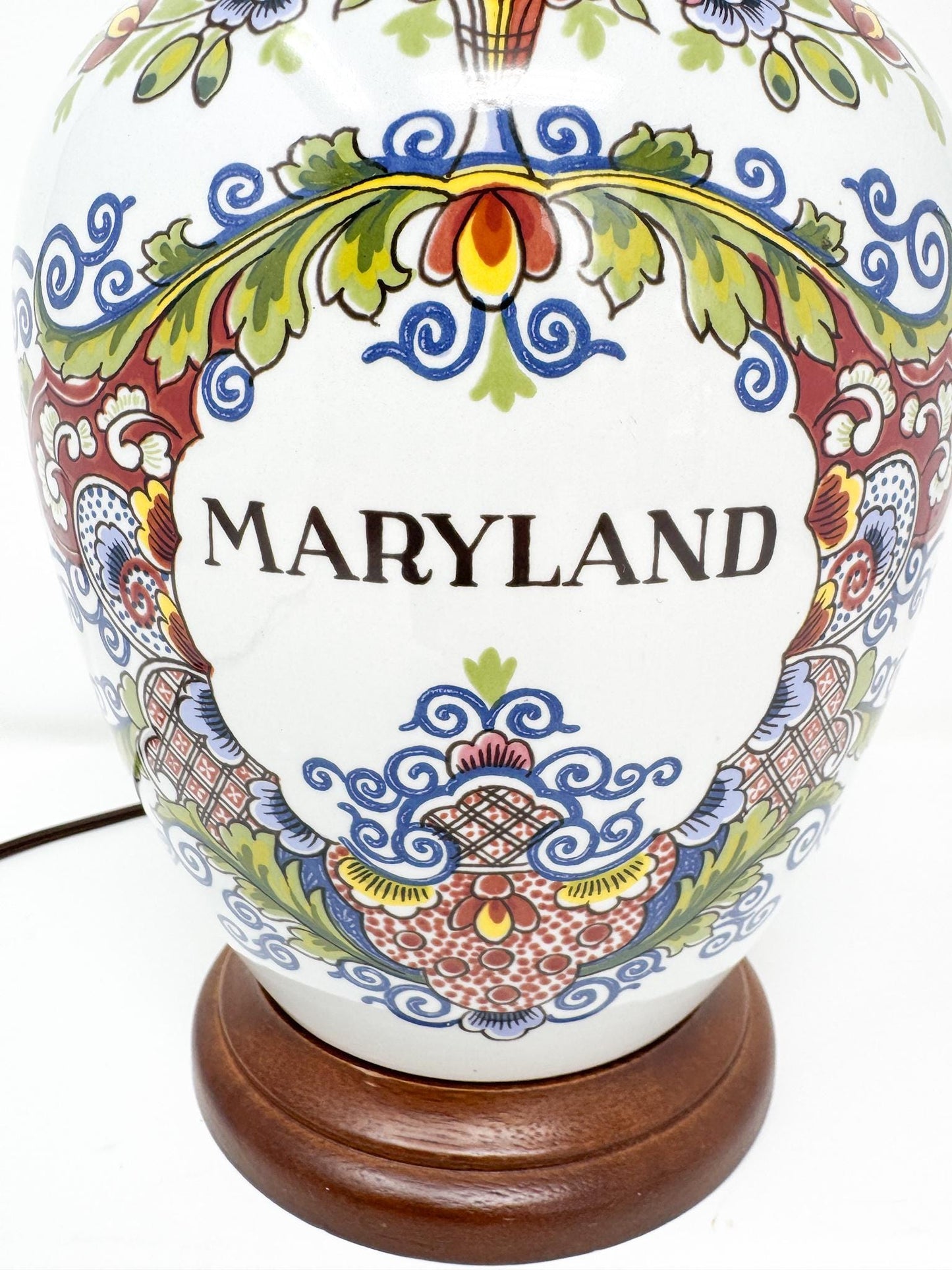 Vintage Maryland Polychrome Tobacco Jar Table Lamp