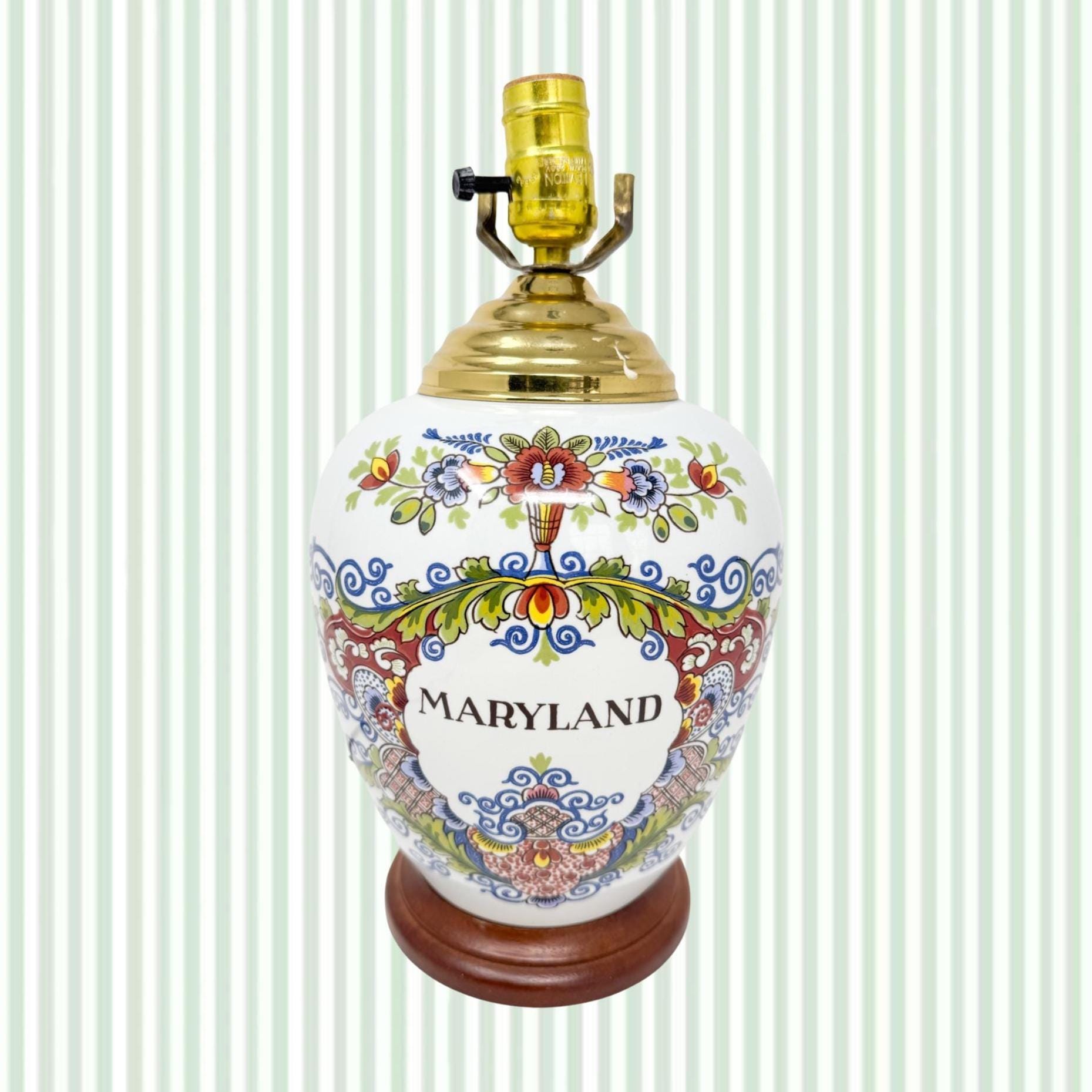 Vintage Maryland Polychrome Tobacco Jar Table Lamp