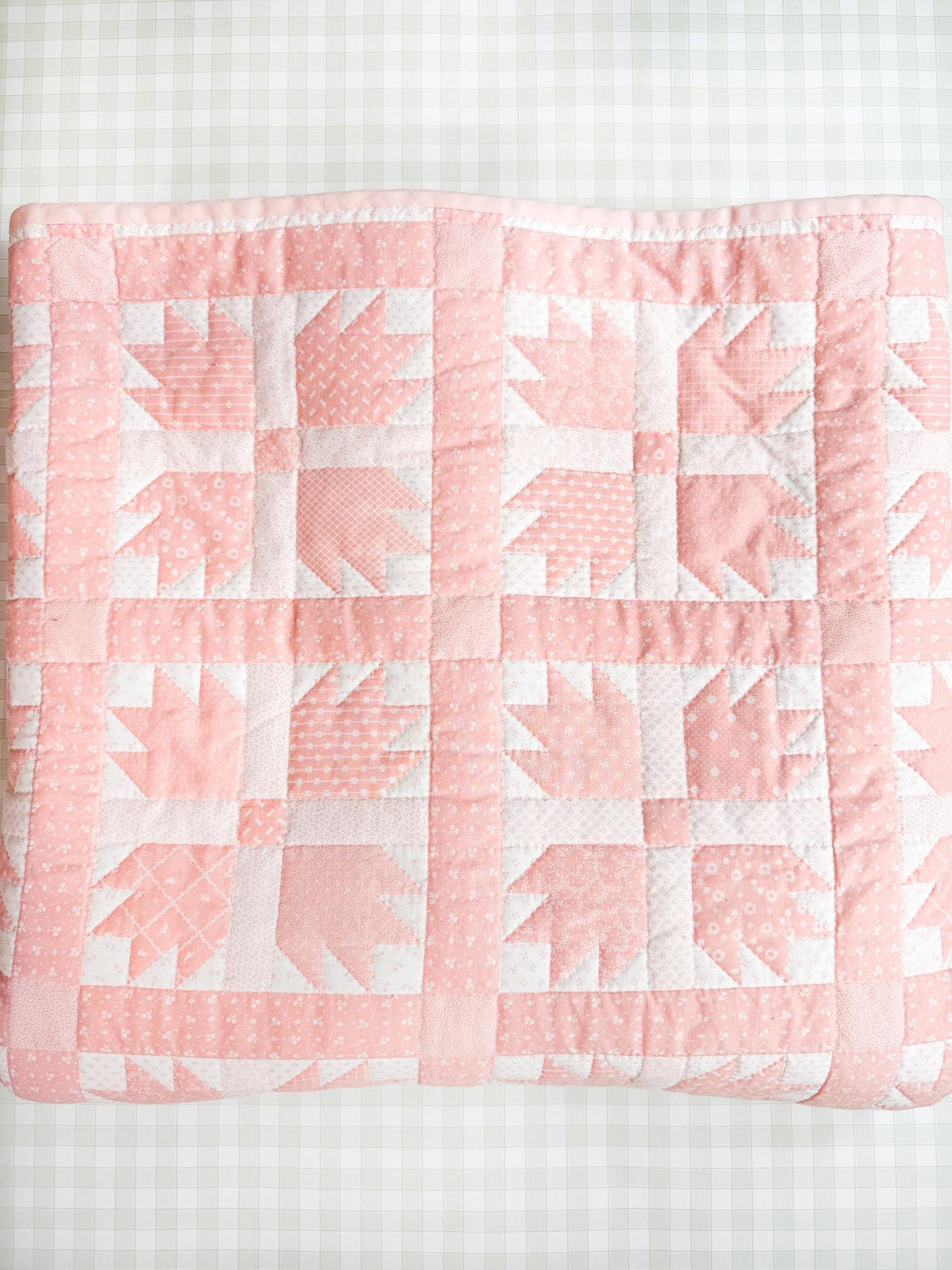 Vintage Handmade Bear Paw Quilt, Peach