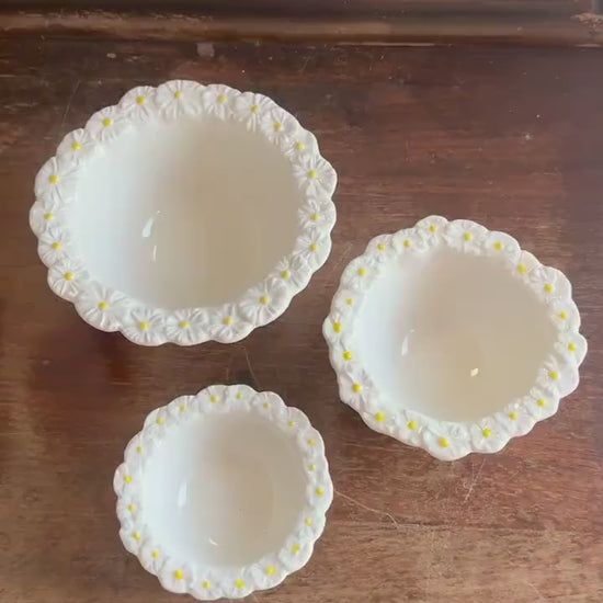 Set of 3 Daisy Tidbit Bowls